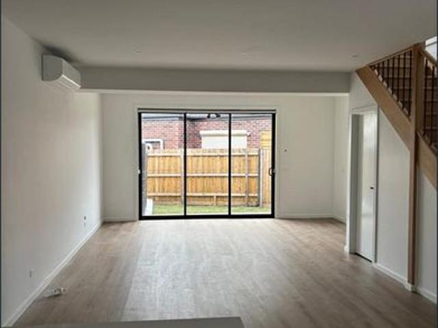 Townhouse for rent in Fawkner, Melbourne