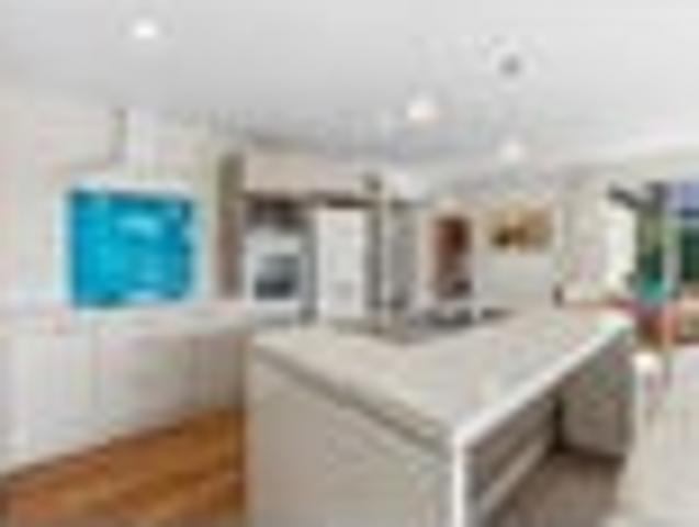 House for sale in Chaslands, Canterbury