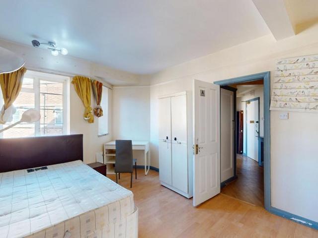 Apartment for rent in West Kensington, Greater London