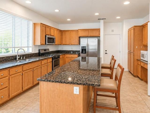 Room for rent in Moreno Valley, California