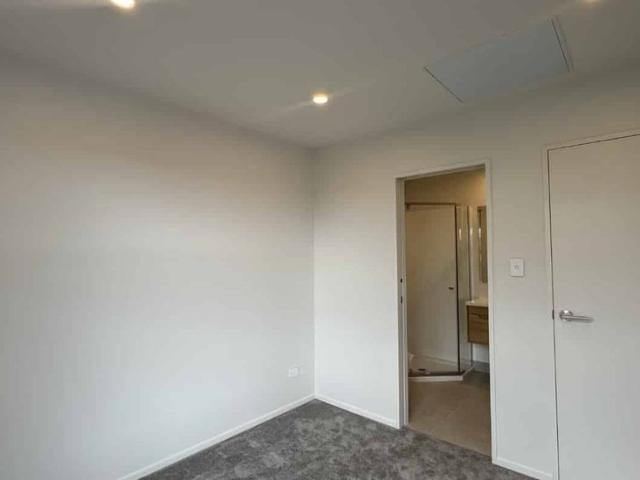 Townhouse for rent in Wairau Valley