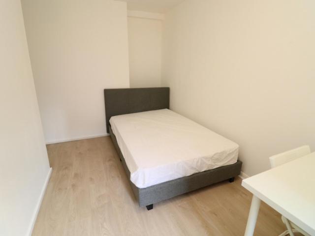 Room for rent in Brondesbury, Greater London