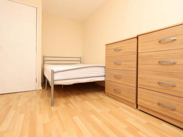 Room for rent in Stepney, Greater London