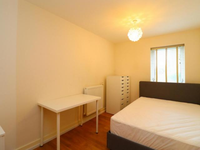 Room for rent in East Greenwich, Greater London