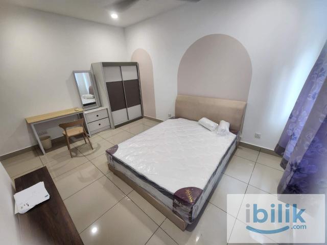 Room for rent in Petaling, Alam Impian