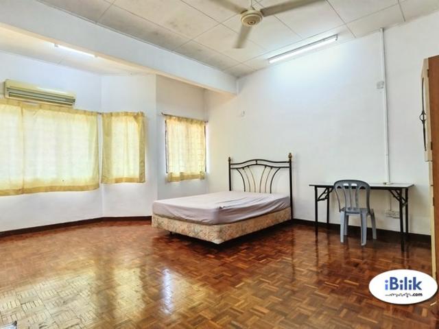 Room for rent in Petaling, Damansara Damai