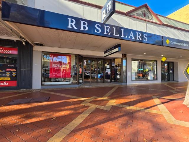 Retail for rent in Piallamore, New South Wales