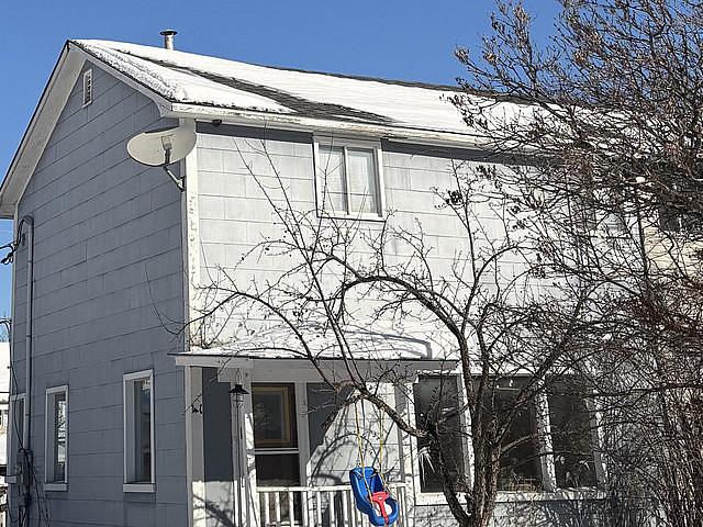 Duplex for rent in Ontario
