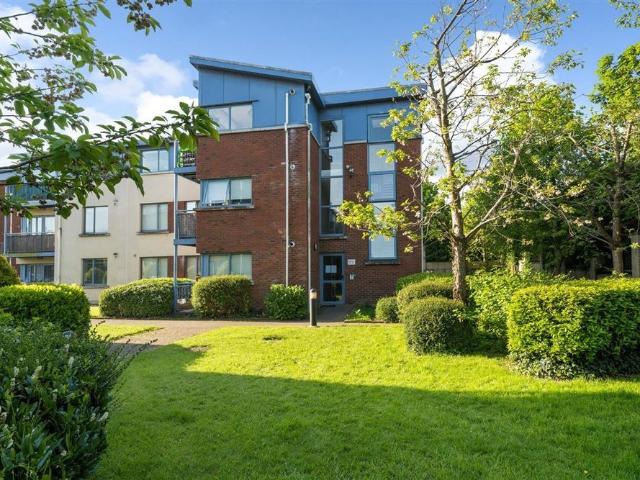 Apartment to rent in Bluebell, North Tipperary
