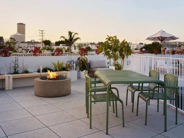 Apartment for rent in Canoga Park, California