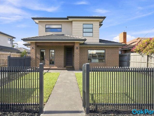 Townhouse for sale in Camerons Creek, Victoria