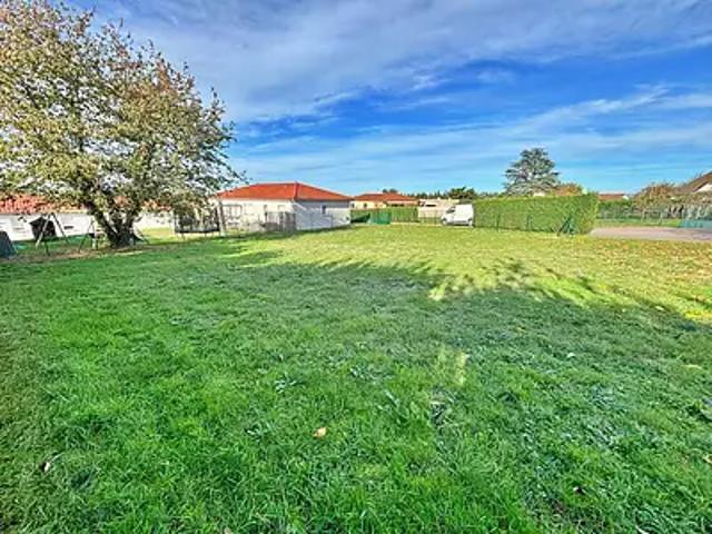 Terrain vente à France métropolitaine, Commelle-vernay