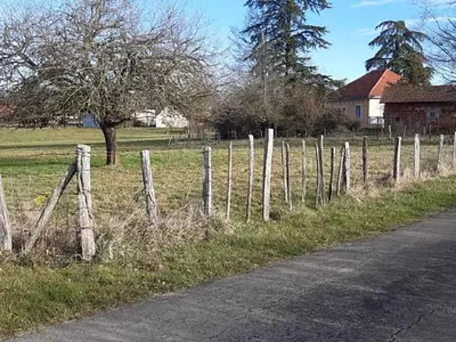 Terrain vente à Lons-le-Saunier, Commenailles