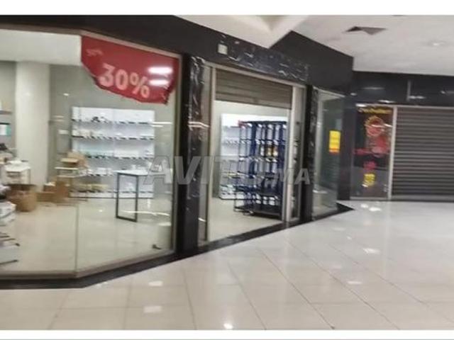 Local commercial vente à Casablanca ⵜⴰⴷⴷⴰⵔⵜ ⵜⵓⵎⵍⵉⵍⵜ الدار البيضاء, Préfecture de Casablanca عمالة الدار البيضاء