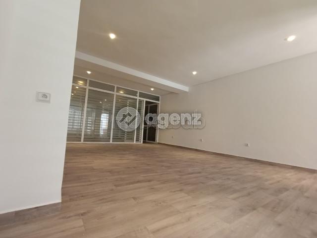 Local commercial vente à Anfa, Gharb-Chrarda-Beni Hssen