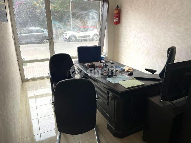 Local commercial vente à Anfa, Gharb-Chrarda-Beni Hssen