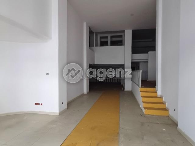 Local commercial vente à Anfa, Gharb-Chrarda-Beni Hssen