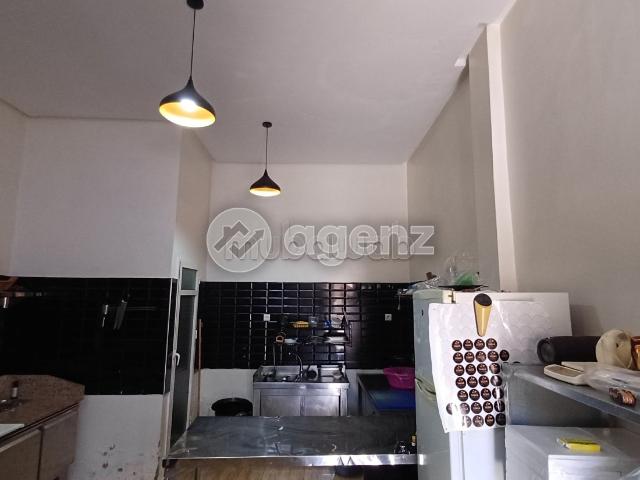Local commercial vente à Anfa, Gharb-Chrarda-Beni Hssen