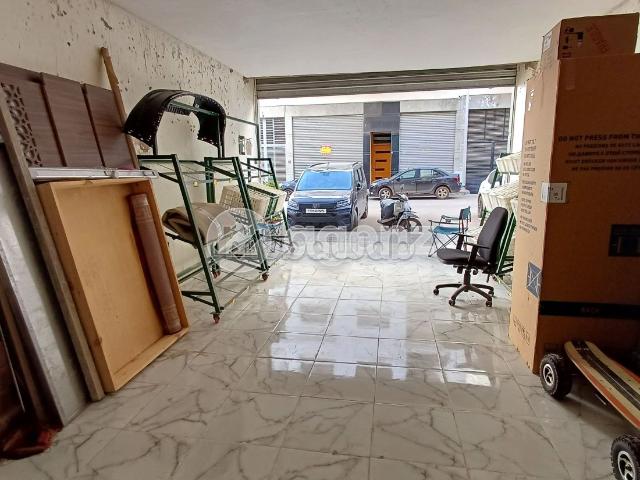 Local commercial vente à Anfa, Gharb-Chrarda-Beni Hssen