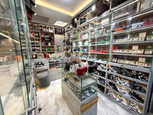 Local commercial vente à Anfa, Gharb-Chrarda-Beni Hssen