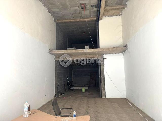 Local commercial vente à Anfa, Gharb-Chrarda-Beni Hssen