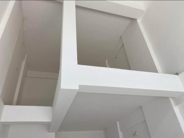 Commercial for rent in Deri