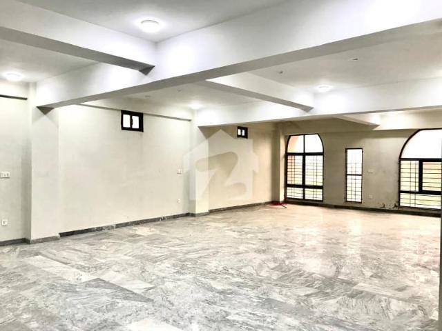 Building for rent in Islamabad