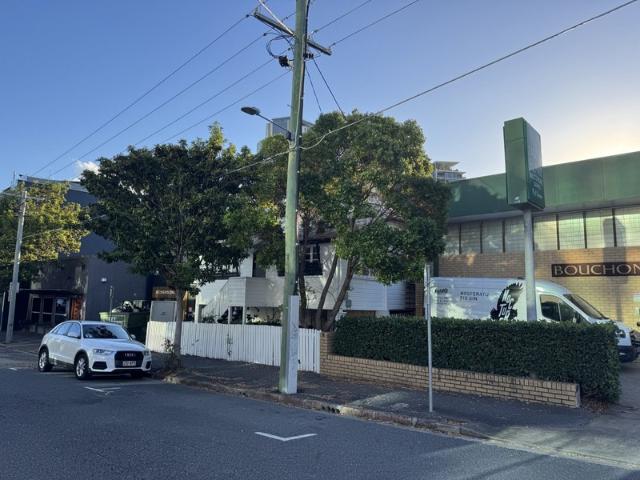 Office for sale in Toombul, Queensland