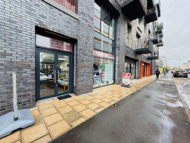 Commercial for rent in Hayes, Greater London