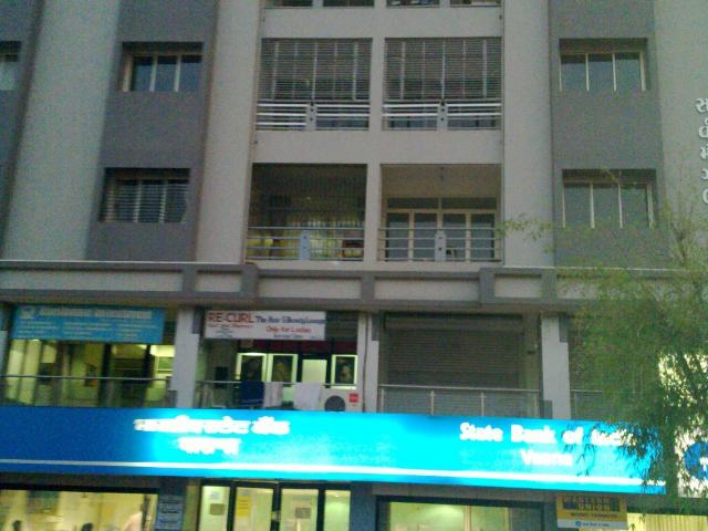 Commercial for rent in Ahmadabad, Gujarat