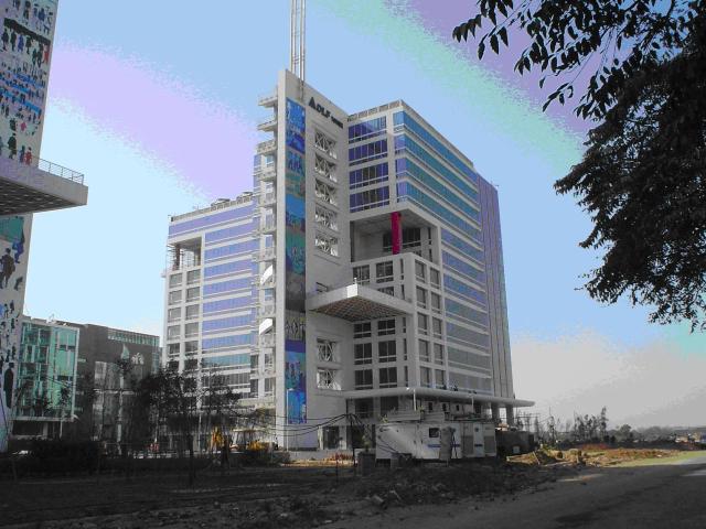 Commercial for rent in Deri