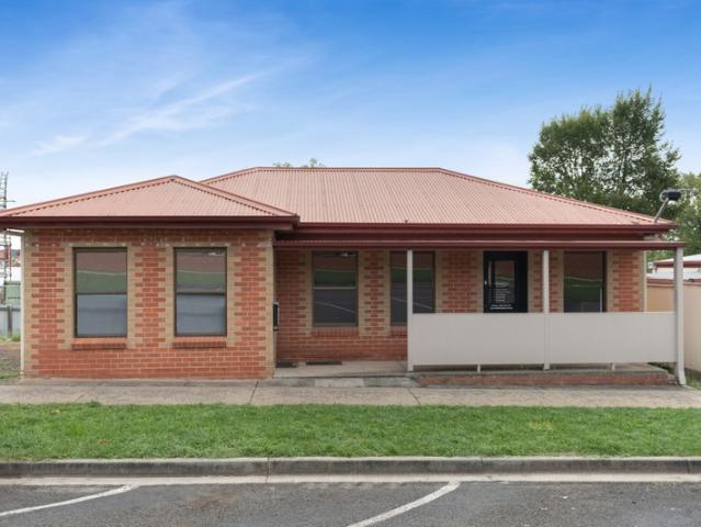 Office for sale in Daylesford, Victoria