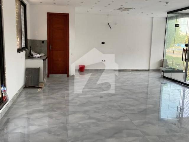 Building for rent in لاہور, لاہور ڈویژن