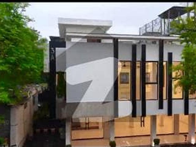 Building for sale in Islamabad