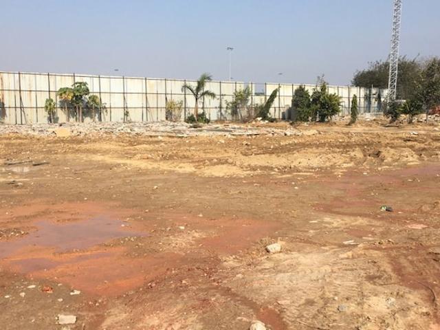 Land for rent in Deri