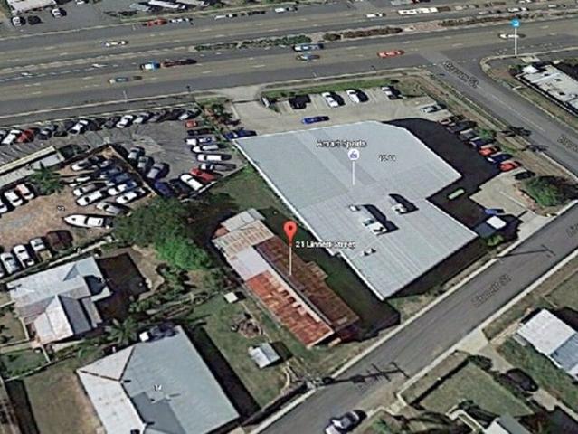 Warehouse for sale in Berserker, Queensland