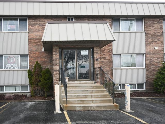 Commercial for sale in Bensenville, Illinois