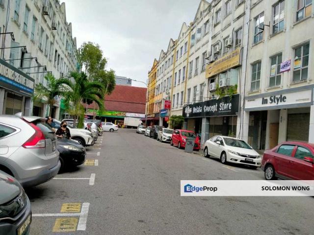 Condominium for sale in Malaka