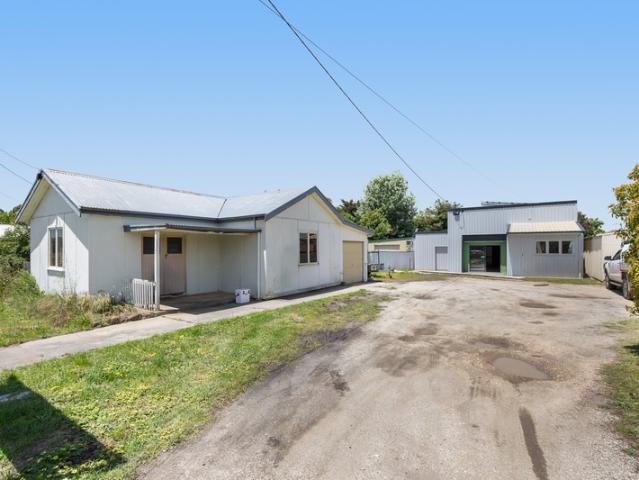 Warehouse for rent in Beaufort, Victoria