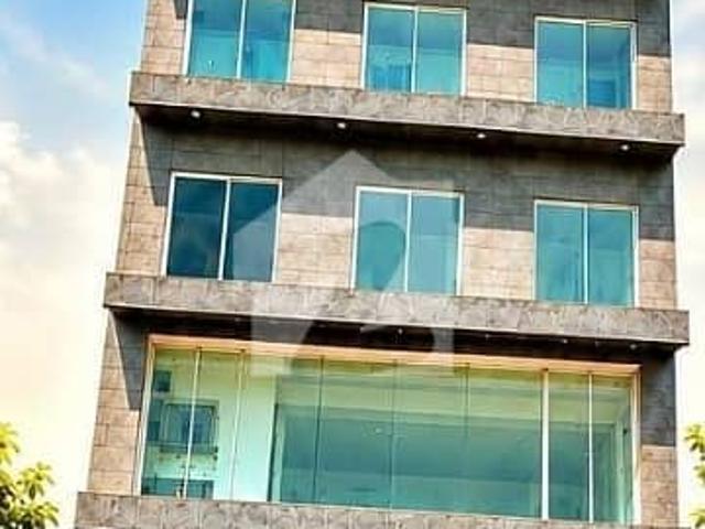 Building for rent in لاہور, لاہور ڈویژن