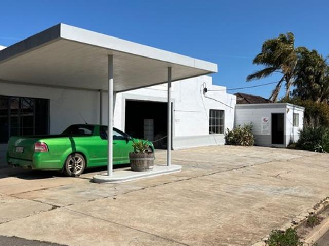 Warehouse for rent in Wasleys, South Australia