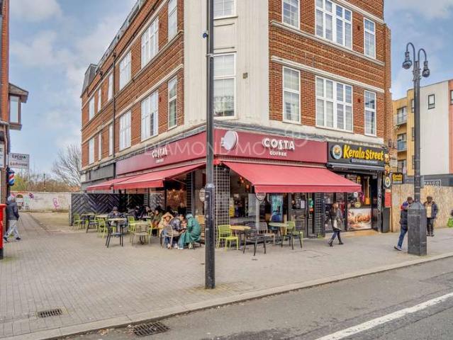 Commercial for rent in London Borough of Hounslow, Greater London
