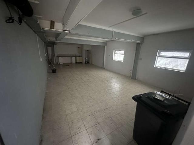 Commercial for rent in Lane, Greater London