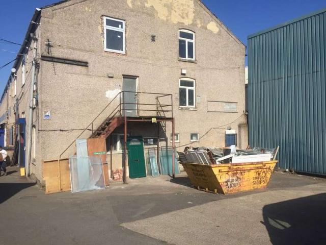 Commercial for rent in Foleshill, West Midlands