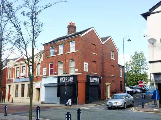Commercial for rent in Hurst, Greenheys