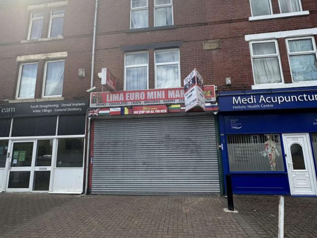Commercial for rent in Gorse Hill, Trafford Park