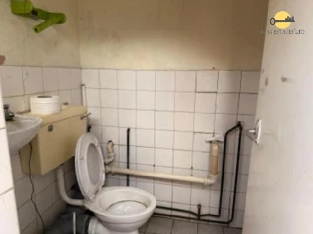 Commercial for rent in Spring Park, Luton