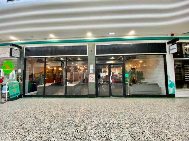 Commercial for rent in Rush Green, Greater London