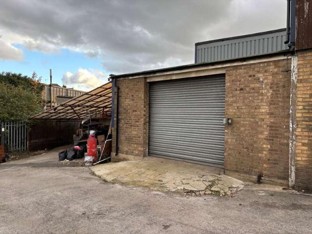 Commercial for rent in Balby, South Yorkshire