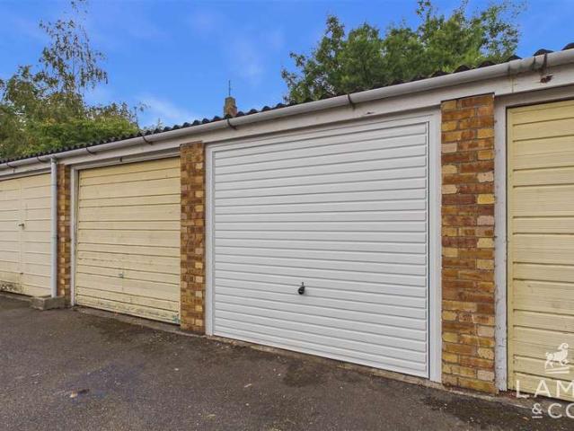 Commercial for rent in Dale Hill, Essex
